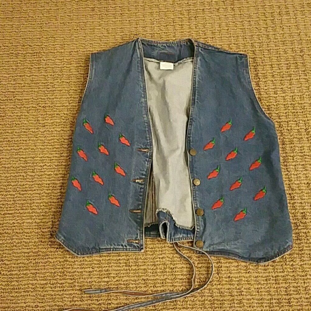 ADORABLE CHIC BOHO VEST EMBROIDERED RED PEPPERS